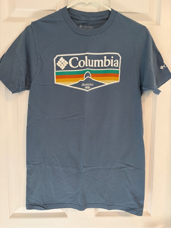 Columbia Other - Columbia Retro Mountain Sunset Graphic T Shirt Blue S NWOT
